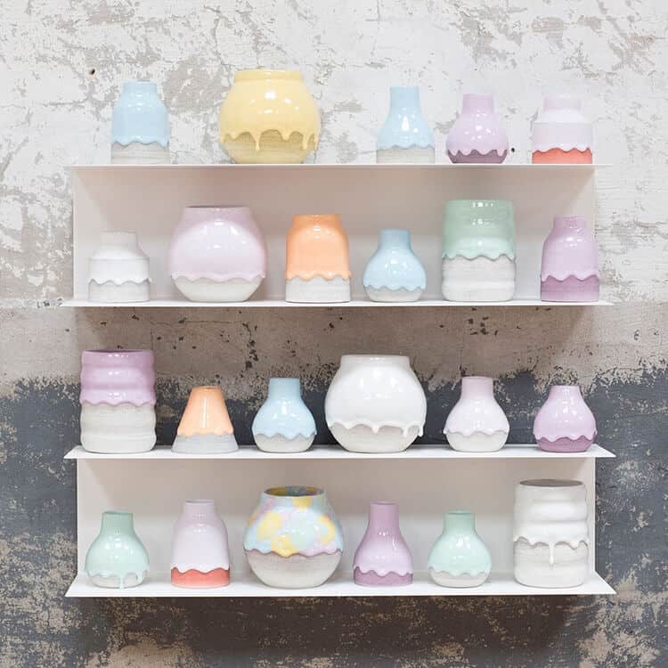 Keramikár vytvára vázy dúhových farieb po ktorých steká hustá glazúra - dripping ceramics brian giniewski 1 - Keramikár vytvára vázy dúhových farieb po ktorých steká hustá glazúra