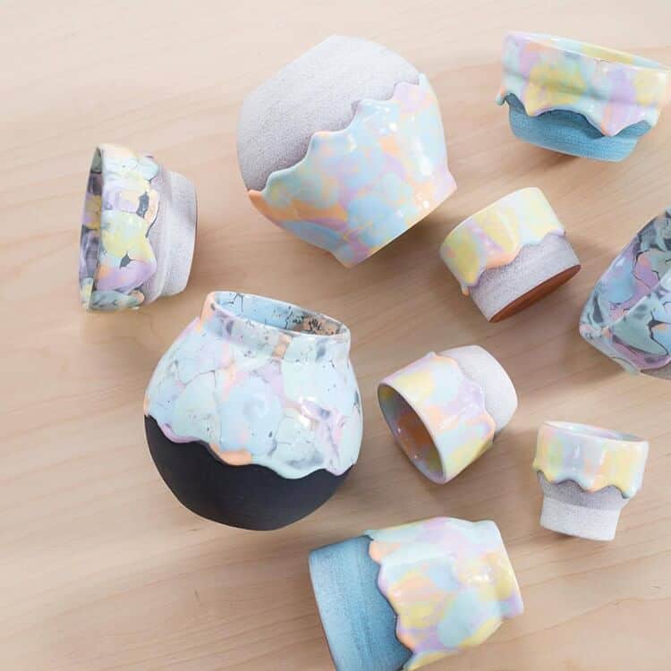 Keramikár vytvára vázy dúhových farieb po ktorých steká hustá glazúra - dripping ceramics brian giniewski 12 - Keramikár vytvára vázy dúhových farieb po ktorých steká hustá glazúra