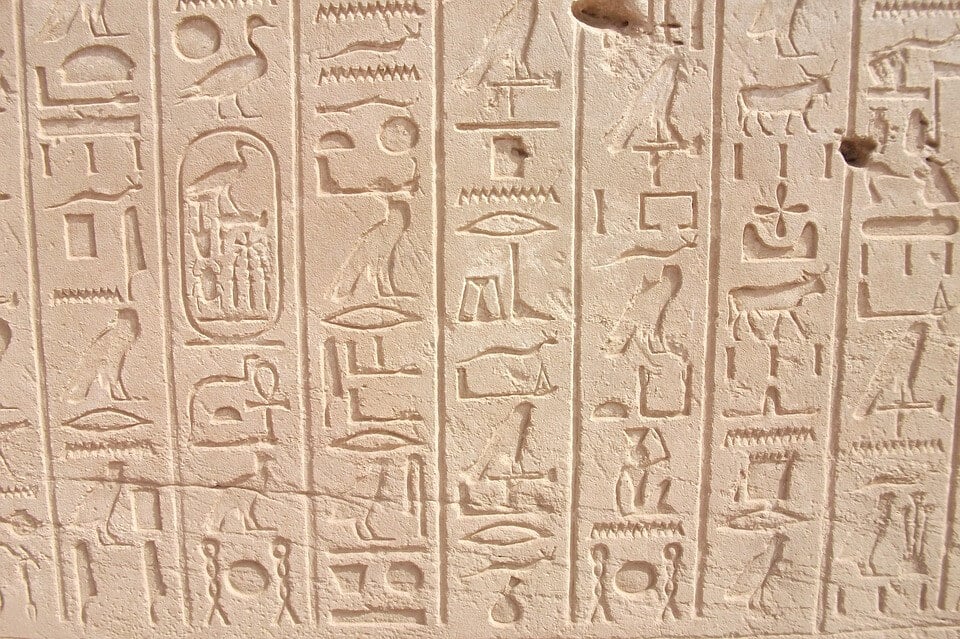 Podoby písma - hieroglyphics 429863 960 720 - Podoby písma