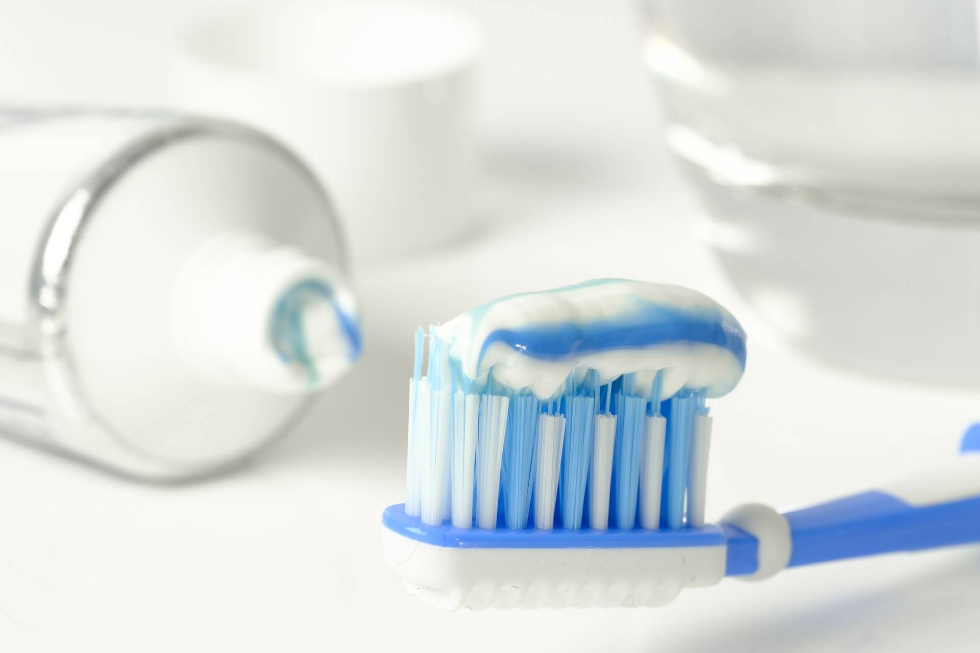 Škodliviny v kozmetike - toothpaste 3067569 1920 - Škodliviny v kozmetike