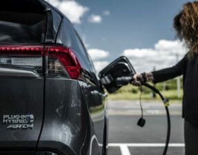 Elektrické autá stále čakajú na spoľahlivejšie a výkonnejšie batérie. Foto:  Toyota