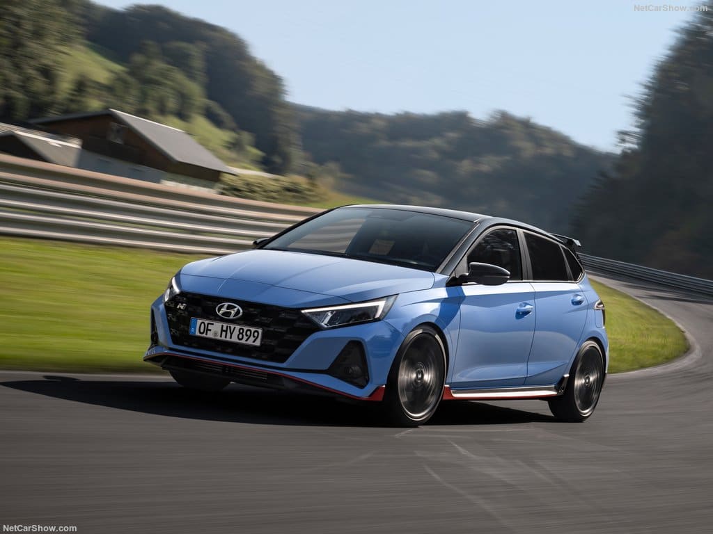 - 4 2 1 - TEST Hyundai i20N: Malý dravec pre veľkých krotiteľov