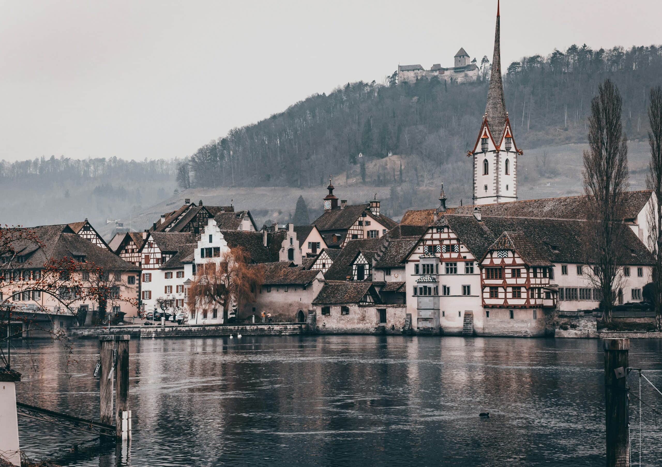 stein am rhein - samuel svec OE5ausfn5JI unsplash scaled - Stein am Rhein: Rozprávkové mesto na brehu Rýna